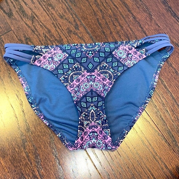 XHILARATION Strappy Boho Pattern Bikini Bottoms Size S - Picture 1 of 3